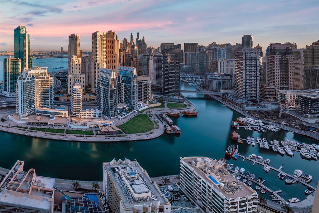 Living in Dubai Marina: The Benefits as well as Things to Consider